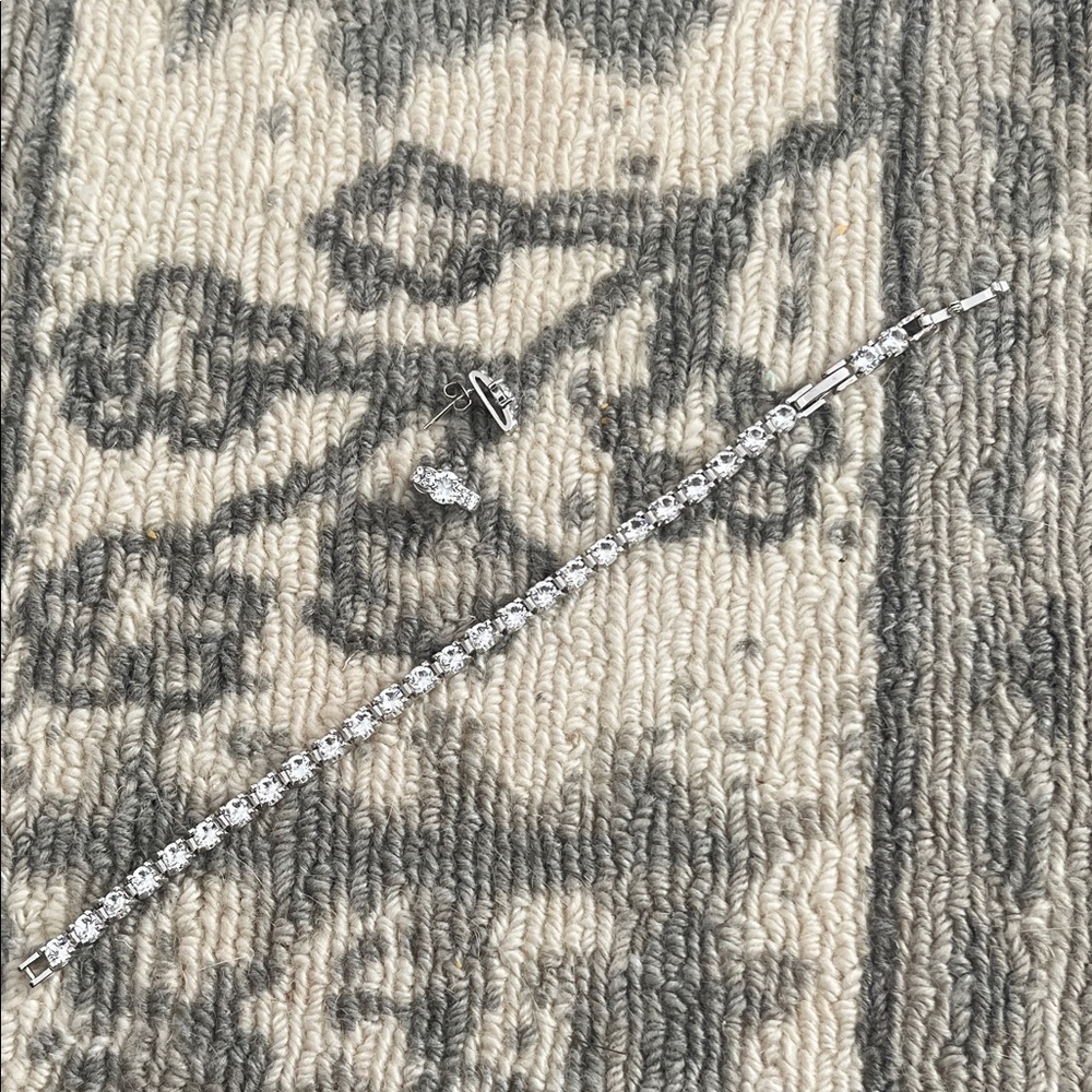 NWOT |Jewelry Set | earrings & tennis bracelet